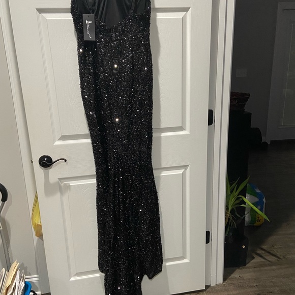 MISSORD OPEN BACK SPLIT THIGH SEQUINS PROM DRESS /  SIZE:  M / COLOR: BLACK - Picture 5 of 5